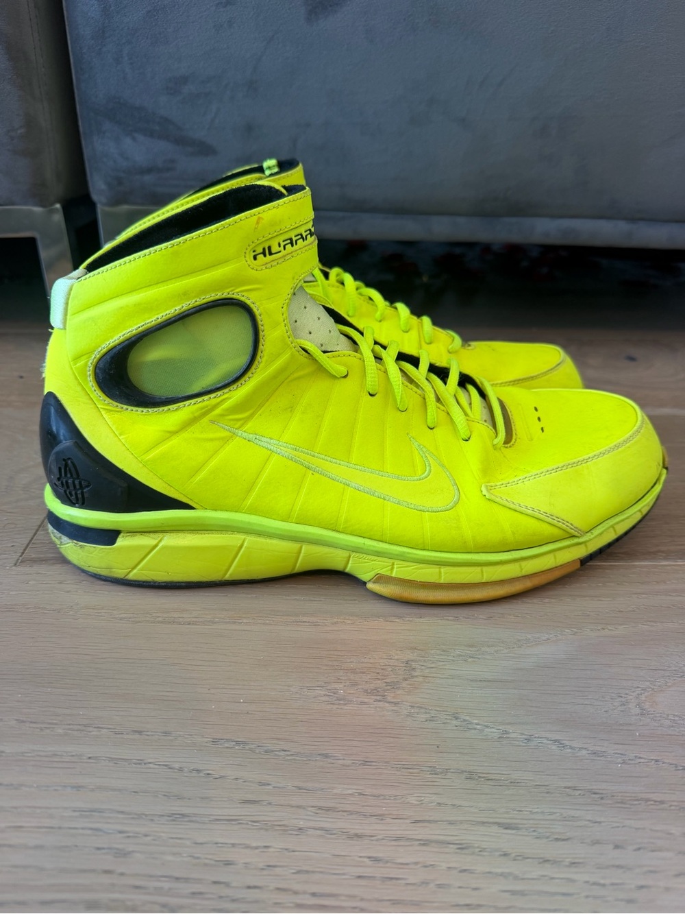 Nike zoom huarache 2K4 kobe volt neon sz 13 511425-700